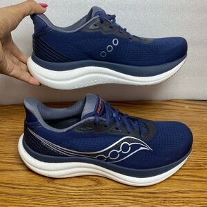 Saucony Triumph 23 Running Sneakers In Navy  Red Men's Size 10 (S21023-210)